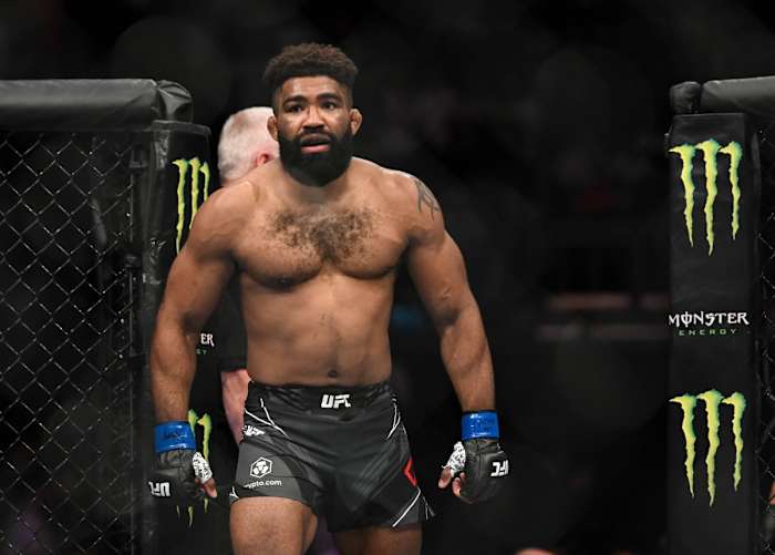 Chris Curtis enters the Octagon for a UFC fight against Jack Hermansson.